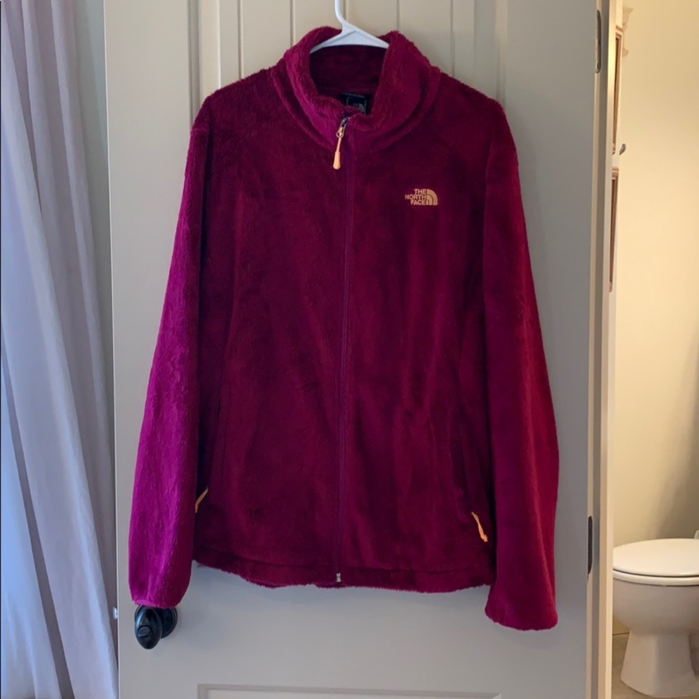 Magenta cozy The North Face zip up jacket!